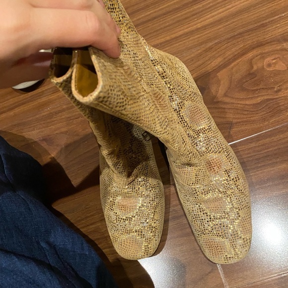 LLANI / modern boot block heel ankle bootie in sueded snake 38 - Picture 9 of 9